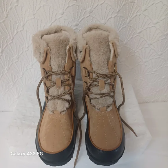 JBU Women Size 10 Tan and Black Winter Boots - Picture 5 of 12
